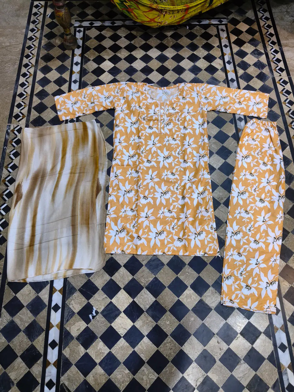 3 Pcs Women's Stitched Printed Suit