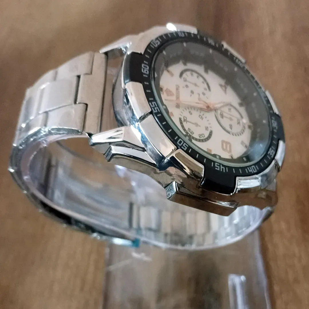 Men's Luxury Quartz Analog Watch Silver Black Dial