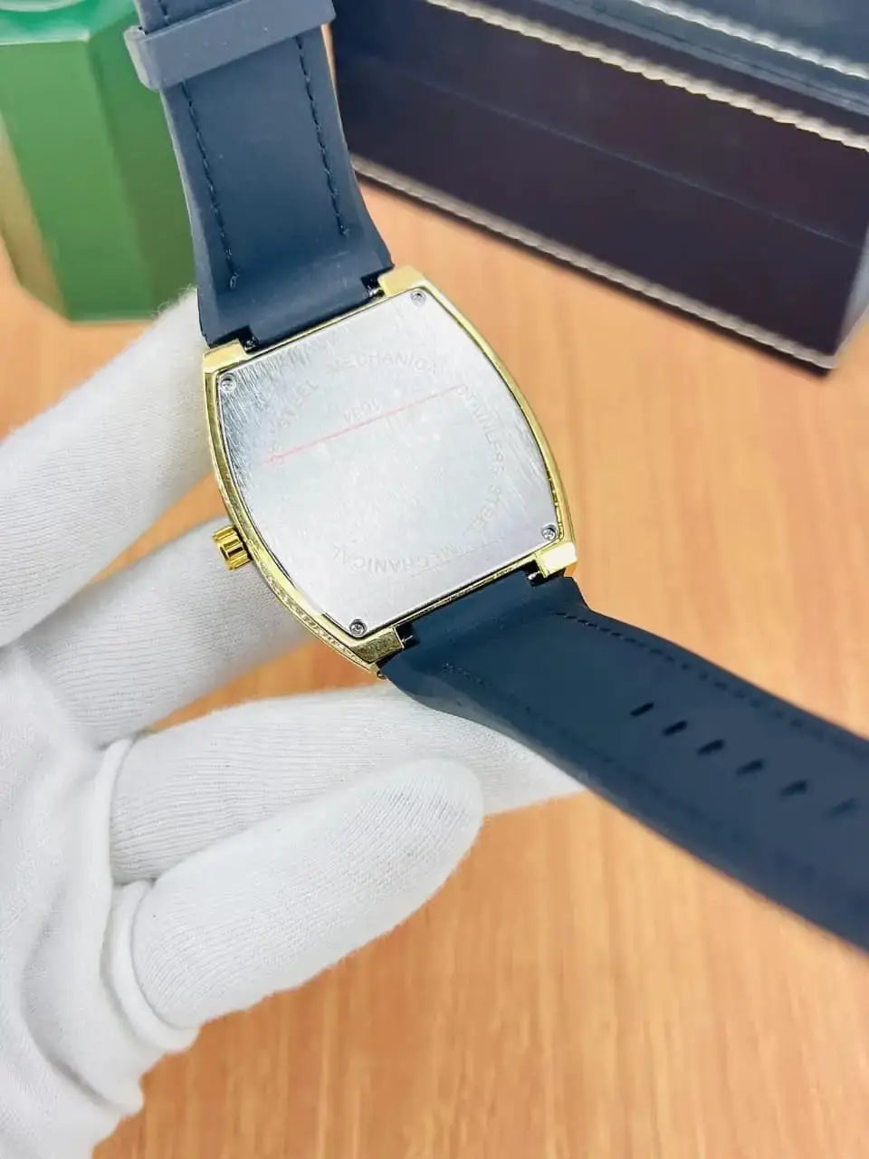 Diamond Stone Men's Luxury Fashion Watch, (Working Date & Premium Textured Strap)